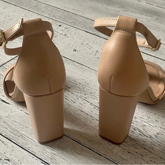 Like New! Luca Ferri Leather sandals •Size 6 - Picture 3 of 7